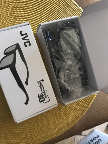 GENUINE JVC DQ1101AR1C0 PASSIVE 3D GLASSES - 4 PCS FOR JLE55SP4000B New