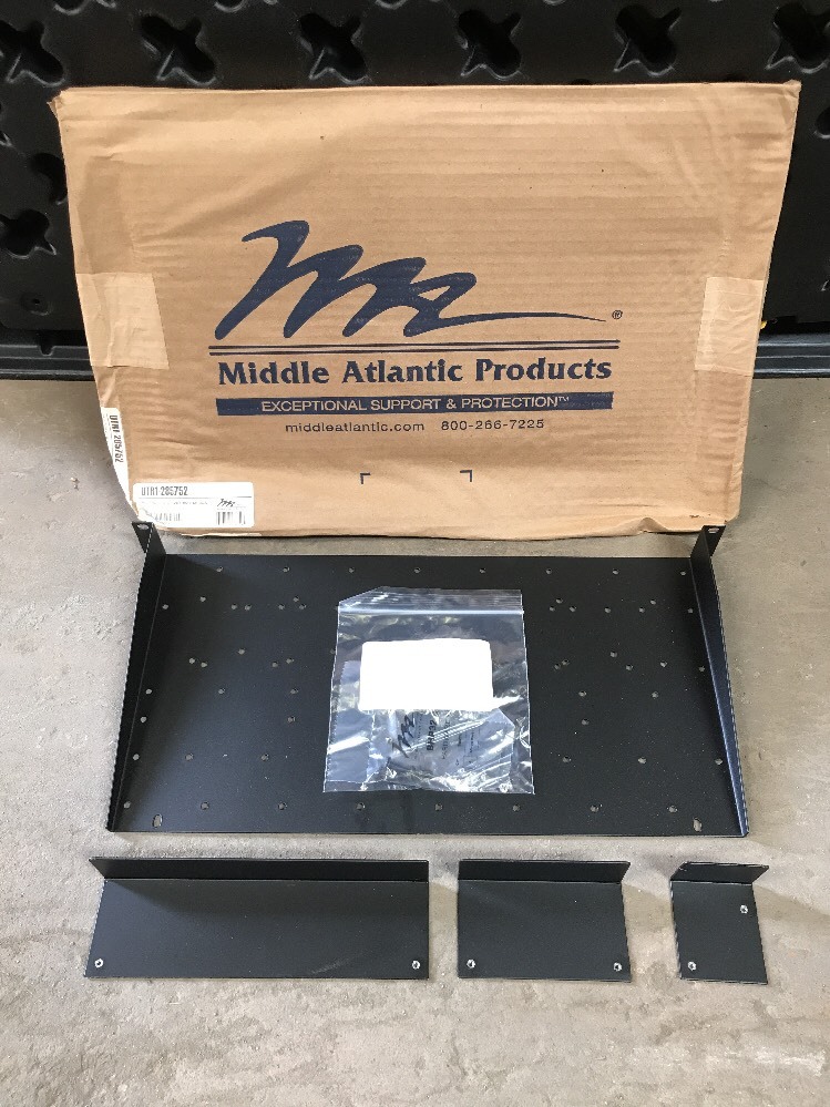 Middle Atlantic UTR1 Universal Half-Rack Rack Shelf UTR1-285752のeBay公認 ...