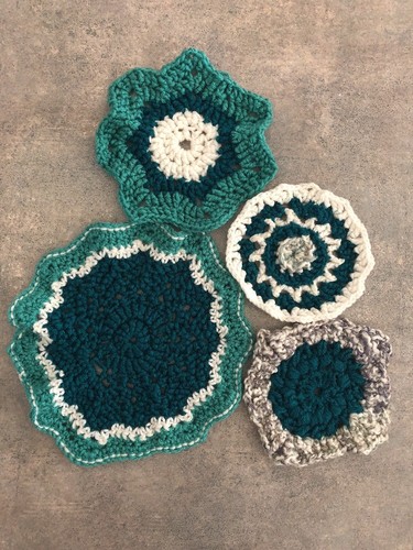 Pot Holder Hot Pad Doilie set of 4, FREE shipping,