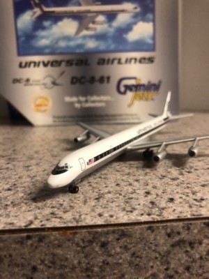 GJ LE 400 scale diecast model Universal DC-8-61 Commercial Airliner N803U