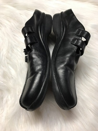 EARTH ORIGINS BY EARTH Sonia BLACK LEATHER SLIP ON SHOES SIZE 8M