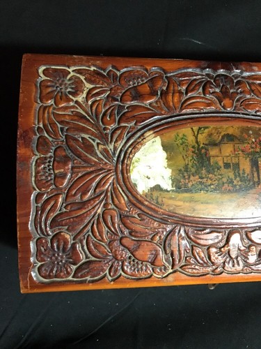 Vintage Carved wooden decorative box jewelry box mirrored lid With Lock