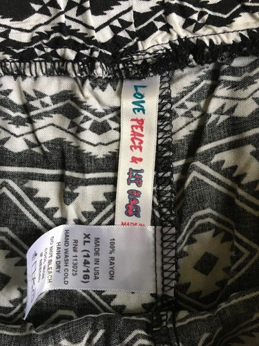 Girls Love Peace And Lipgloss Aztec Shorts Size XL (14-16)