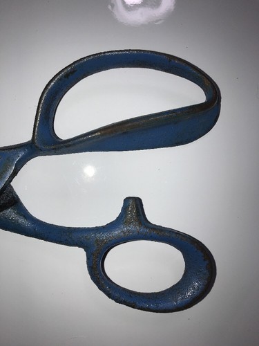 Vintage Supremo Industrial Quality Scissors antique Blue handle USA