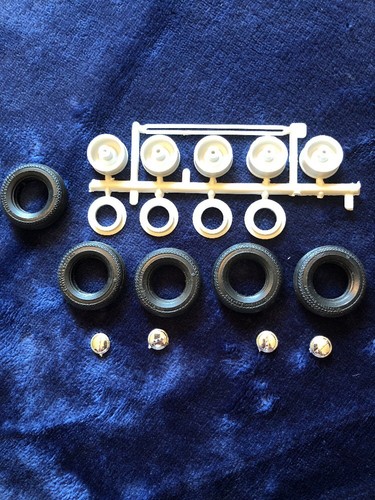 AMT/ERTL '53 FORD TRUCK JUNKYARD PARTS #6487- STOCK RIMS & TIRES ONLY-NEW PARTS!