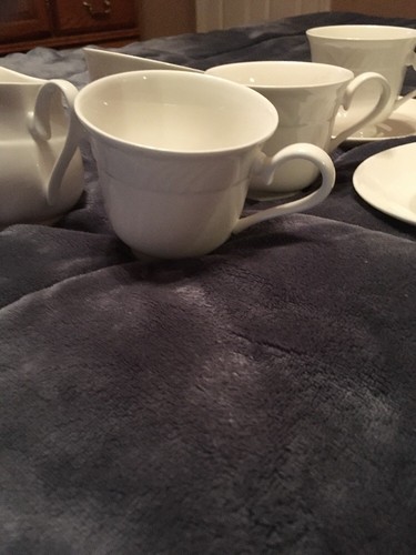 LOT OF LENOX  SNOWDRIFT CUPS(6) SAUCERS (2) AND CREAMER MINT FREE SHIPPING
