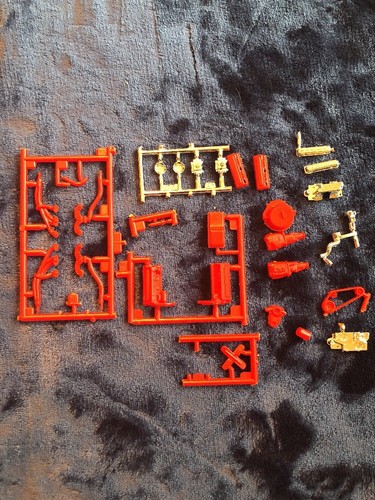 MONOGRAM '57 CHEVY HARDTOP JUNKYARD-#2225 - 1/24- 283 CU IN STOCK & CUSTOM MOTOR