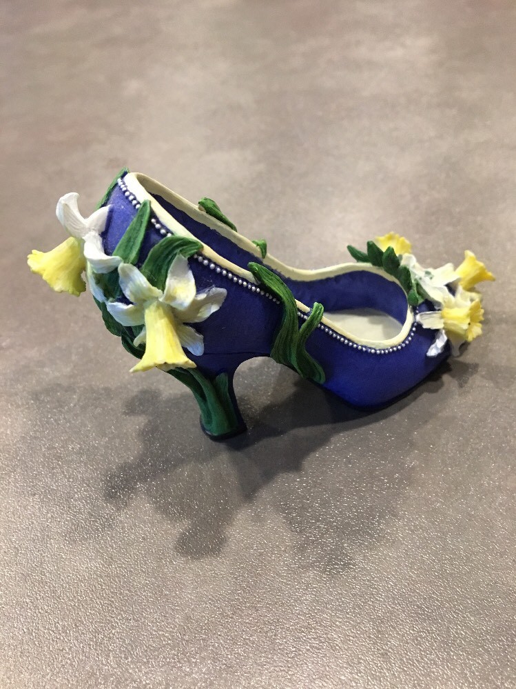Willow Hall Floral Fantasy March “Daffodil” England Miniature Shoe