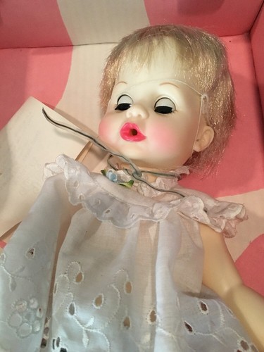 IDEAL  TINY TEARS DOLL   VINTAGE  1984.   New.