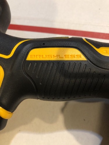 New Dewalt XR 16 GA 20 Degree Angled Finish Nailer (Tool Only) # DCN660