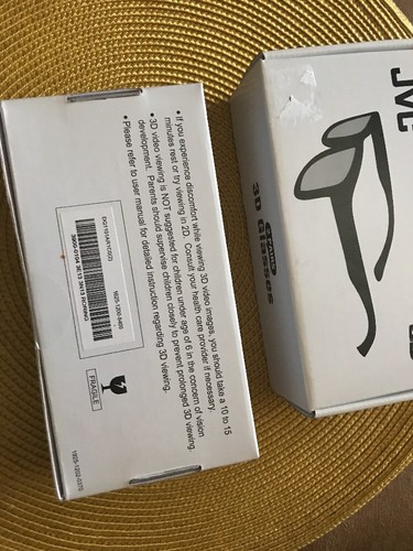 GENUINE JVC DQ1101AR1C0 PASSIVE 3D GLASSES - 4 PCS FOR JLE55SP4000B New