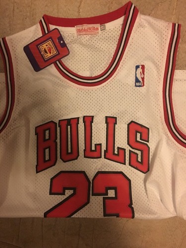 Chicago Bulls 1997 98 Michael Jordan Mitchell & Ness Jersey NBA Mens Size Large