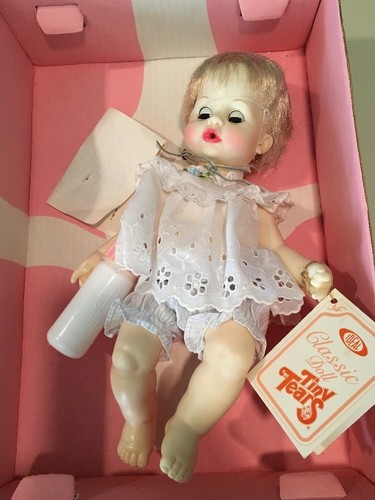 IDEAL  TINY TEARS DOLL   VINTAGE  1984.   New.