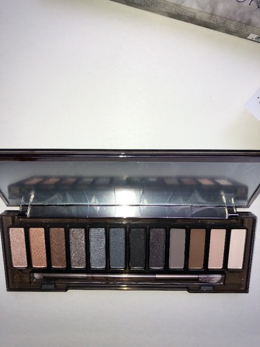 NEW Urban Decay Naked Smoky Eyeshadow Palette 12 eyeshadows with brush! NIB