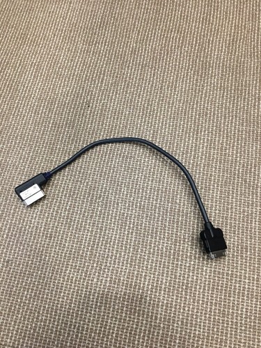 GENUINE VW MUSIC MEDIA IN IPOD IPHONE LEAD CABLE ADAPTER MDI 000 051 446 L
