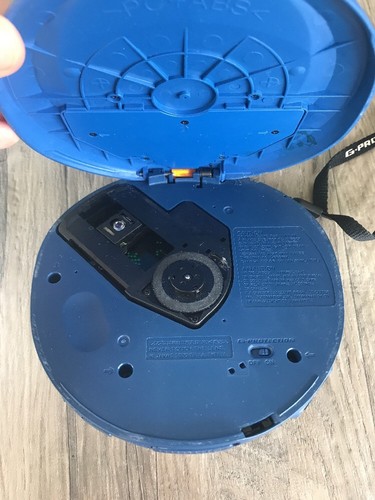 SONY CD WALKMAN  G PROTECTION  FM/AM PLAYER MODEL D-EJ622