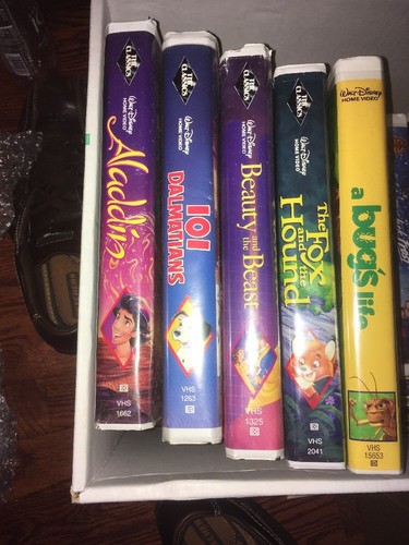 Huge VHS LOT-19 VHS-Alot Of Disney!