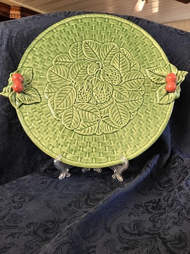 VTG BORDALLO PINHEIRO POTTERY CERAMIC Green Strawberry MAJOLICA Serving Platter