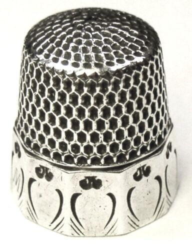 Antique Webster Co. Sterling Silver Thimble  “Decorated Ovals”  “N M”  C1900s