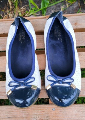 Vionic Allora Ballet Flats Womens 6  Perforated Leather Slip On White Navy Blue