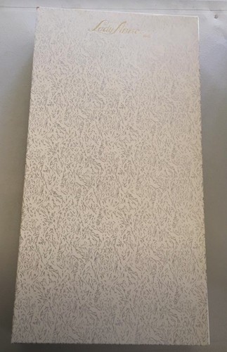 PORCELAIN DOLLS OF YESTERYEAR LADY ANNE DOLLS, VICTORIA  #54 OF 250