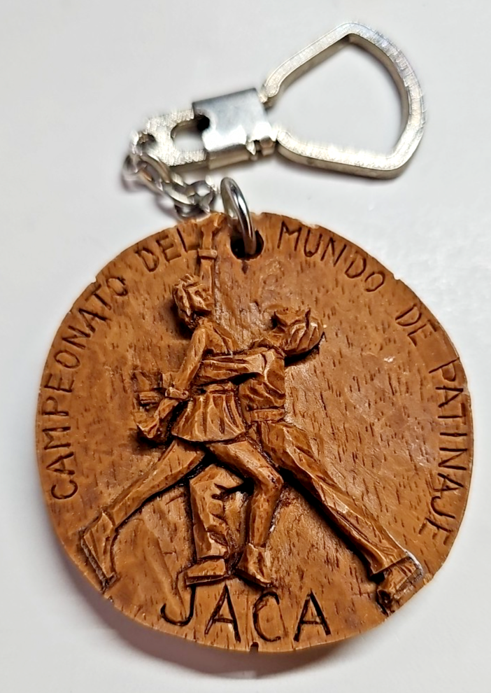 Campeonato Del Mundo de Patinaje In JACA SPAIN. Commemorative Key Ring. Rare VGC