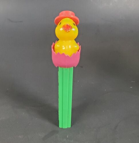 Pez Chick in Egg Red Hat, steel pin, orange Hard Shell 2.6 Au...