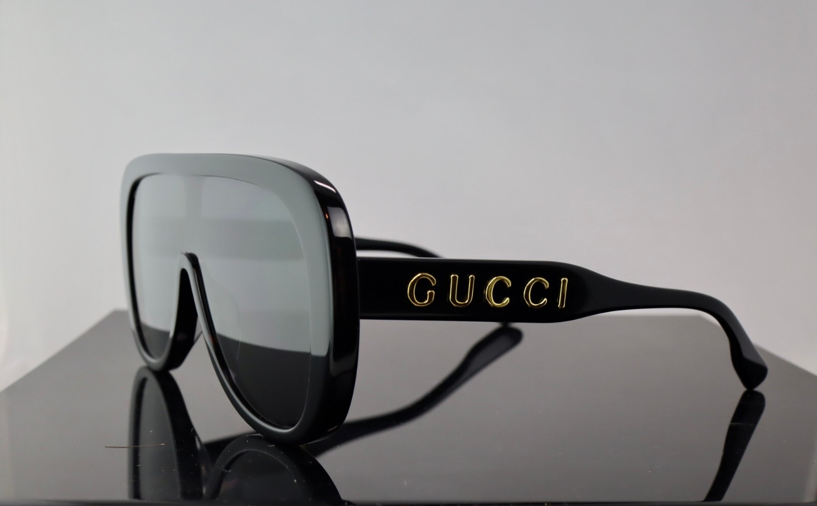 Pre-owned Gucci Gg1370s Black / Grey Lens Pilot Oversized Sunglasses 100% Uv In Gray