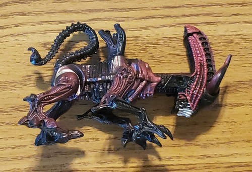 VTG 1992 Kenner Aliens Bull Alien Action Figure with Working