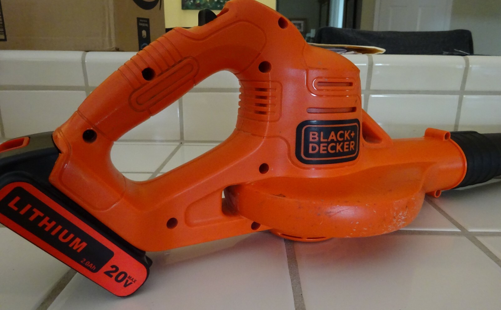 BLACK+DECKER LSW221 20V MAX Lithium Cordless Sweeper