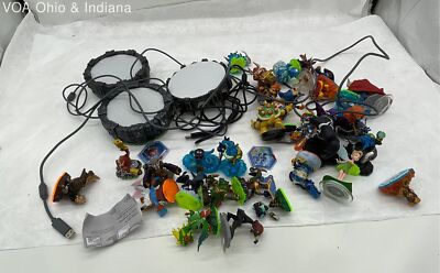 Activision Skylanders Lot Of 25+ Character Figures With Travel Storage Suicase