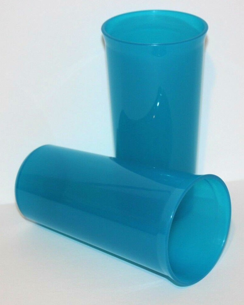 Tupperware Tumbler Cups Straight Sided 9 oz. Set of 2 in Blue