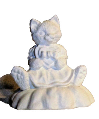 =Bisque G*515 CGB  Ceramic Ready to Paint Calendar Cat [February] Pie VENT
