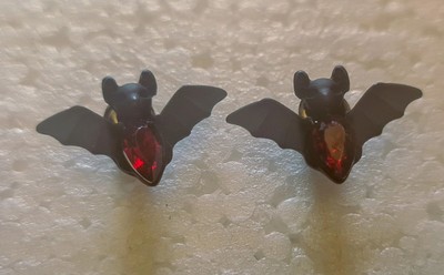 MINIATURE BLOOD BAT HALLOWEEN STUD EARRINGS (S25)