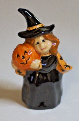 Pie Bird Cute Witch with Pumpkin Piebird Made in USA by Nancy Davis