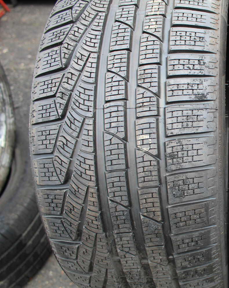New 235 40 18 Pirelli, Sotto Zero Winter, N1, 91V, x1  (F1_tyres) L1390