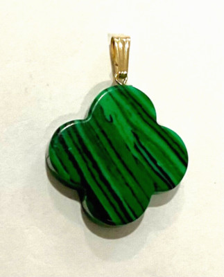 New 14k Yellow Gold Green Malachite Clover Pendant