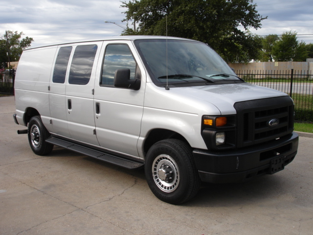 Used ford diesel cargo vans #9