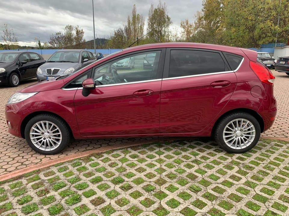 Ford Fiesta 1.4 16V Aut. 5P. Ghia Metano A Forlimpopoli - Kijiji