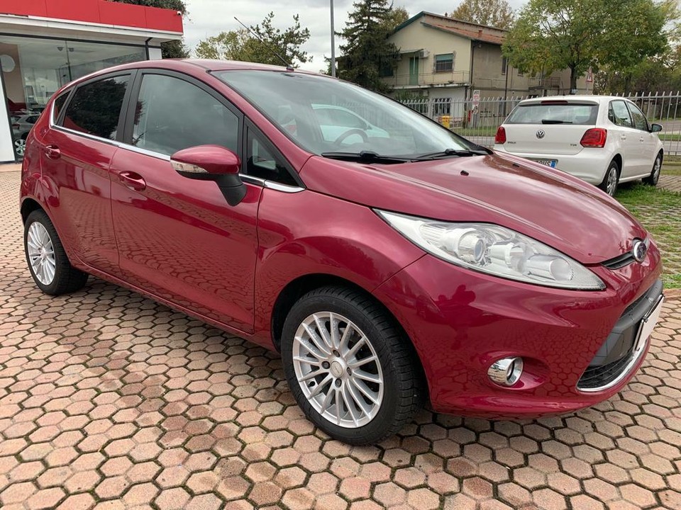 Ford Fiesta 1.4 16V Aut. 5P. Ghia Metano A Forlimpopoli - Kijiji