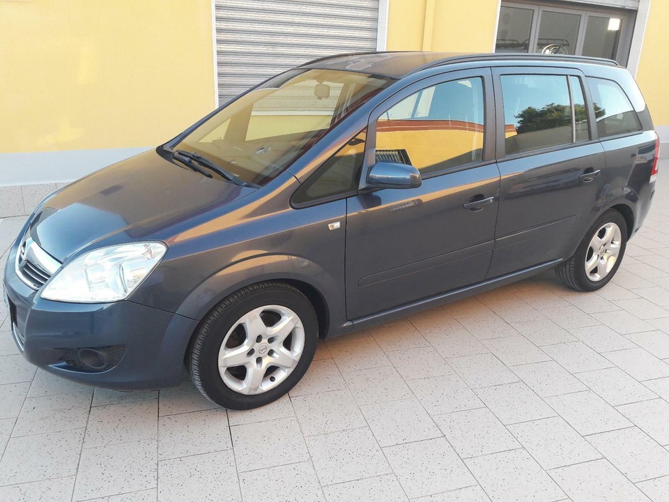 Opel Zafira Zafira 1.7 Cdti 110 Cv Ecoflex... A Manfredonia - Kijiji