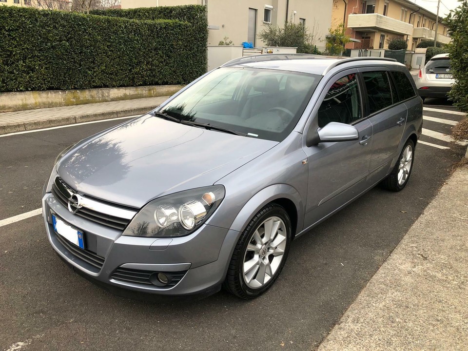 Opel Astra 1.6 16V Twinport Station Wagon... A Bregnano - Kijiji