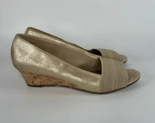 Coach And Four Womens Gold Wedges Shoes Size 9.5