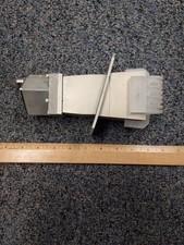 Antenne aéroportée bande passante 4 à 1