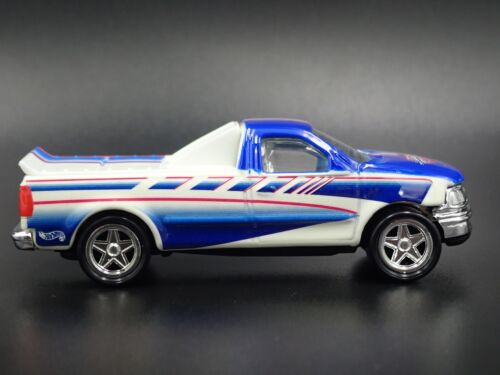 Modello Diorama Diecast In Scala 1/64 Di Un Pickup Ford F150 Bianco 1997 - 2004 - Foto 3 di 8
