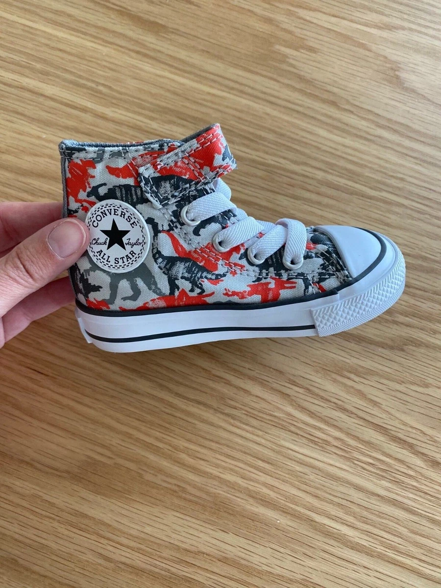 Dinosaur converse shop size 5