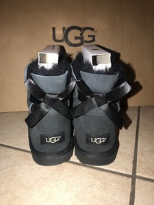 ugg bailey bow mini black