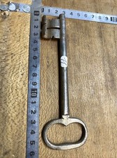 N. 11 GRANDE BELLE CLE CLEF ANCIENNE en FER FORGÉE XVIII eme ANTIQUE KEY