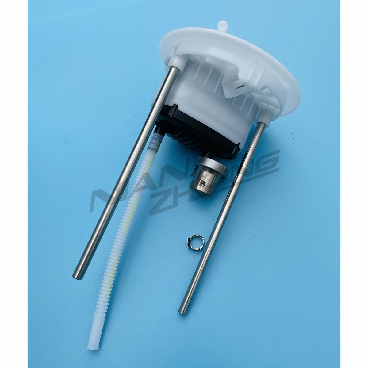 Fuel Filter 15100-79J000 Fits For SUZUKI SX4 SX-4 With Pressure