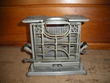 Antique Landers Frary & Clark Universal Toaster / No Cord